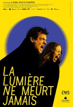 La lumière ne meurt jamais - Affiche